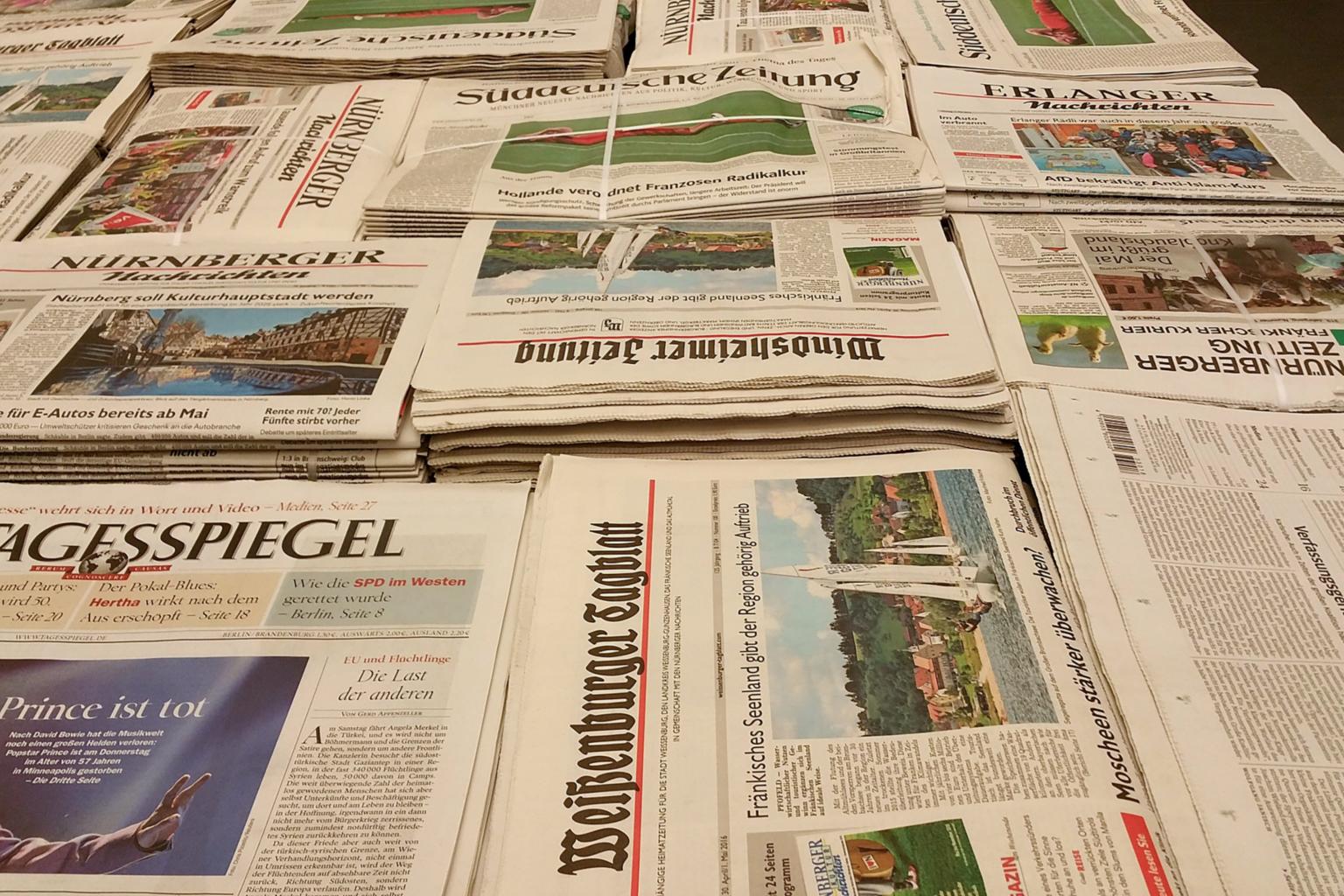 newspapers-4178905_by_bboellinger_pixabay_pfarrbriefservice (c) pixabay